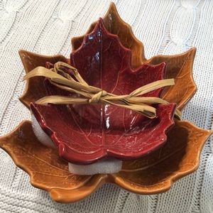Hallmark sculpted leaf bowls NWT
